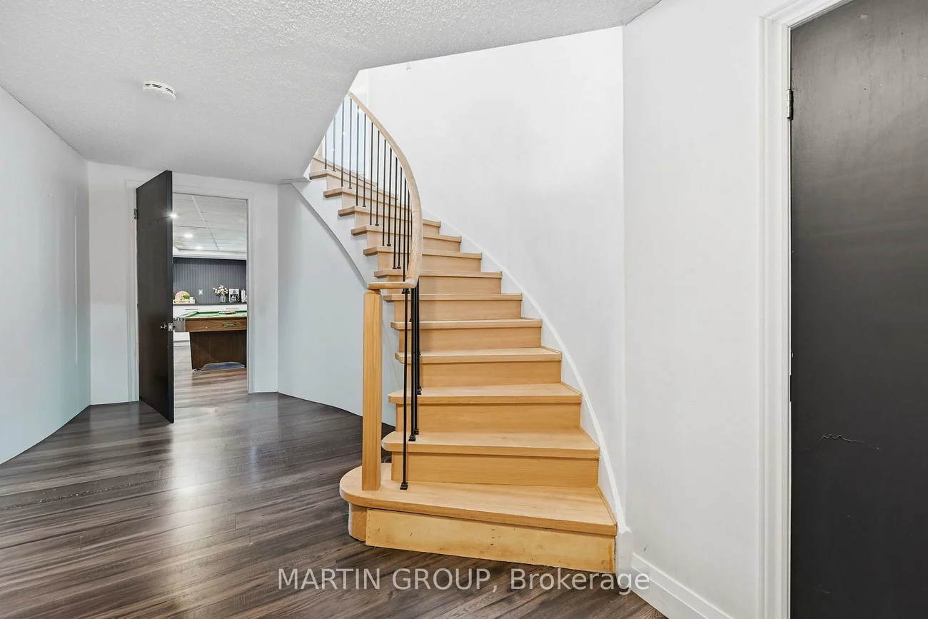 376, Carrier, 1015 - RO River Oaks, Oakville