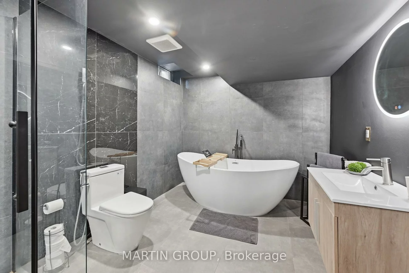 376, Carrier, 1015 - RO River Oaks, Oakville