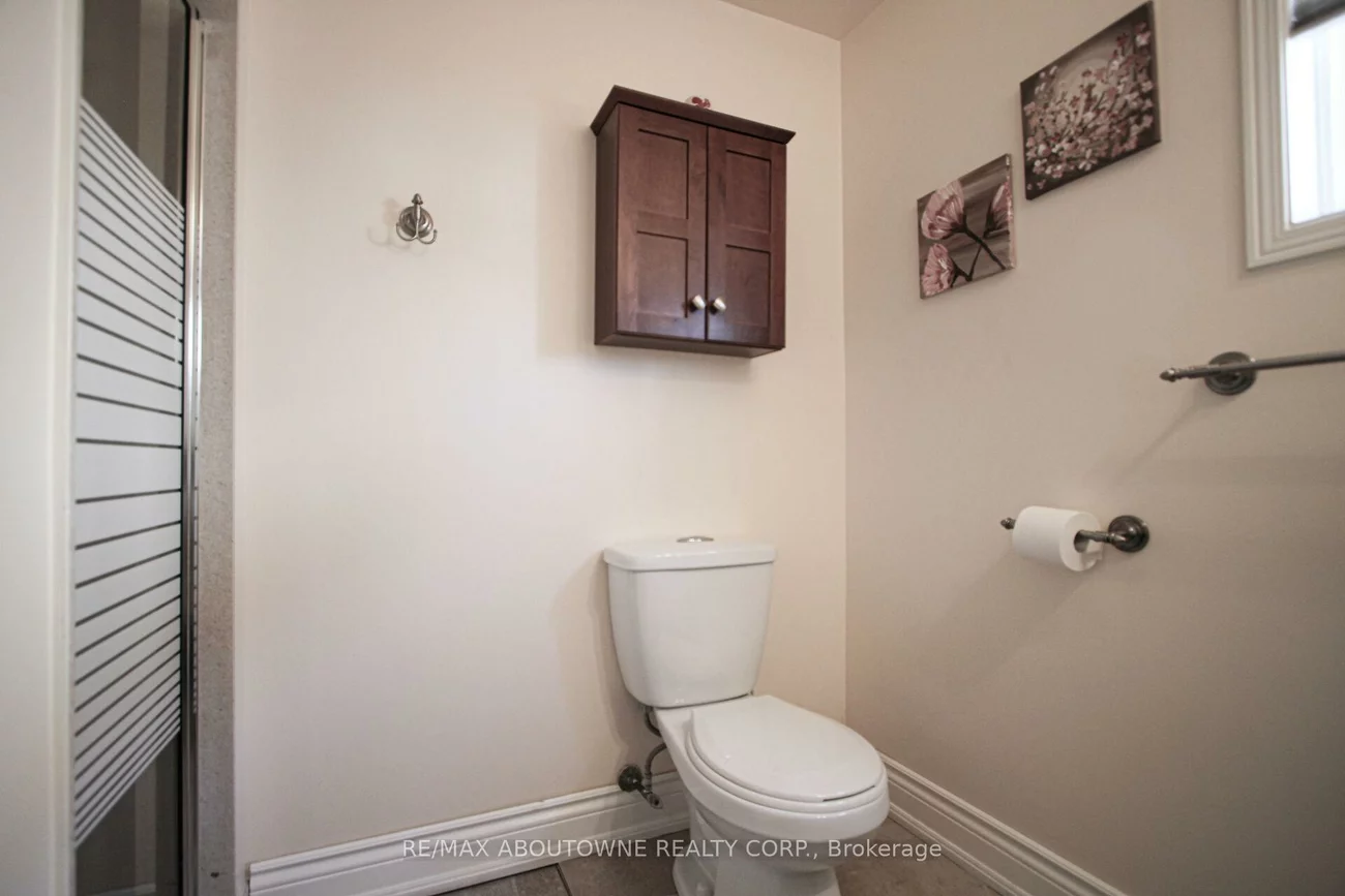 2216, NORFOLK, 1015 - RO River Oaks, Oakville