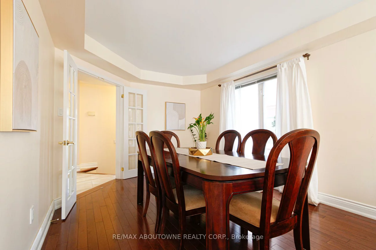 2216, NORFOLK, 1015 - RO River Oaks, Oakville