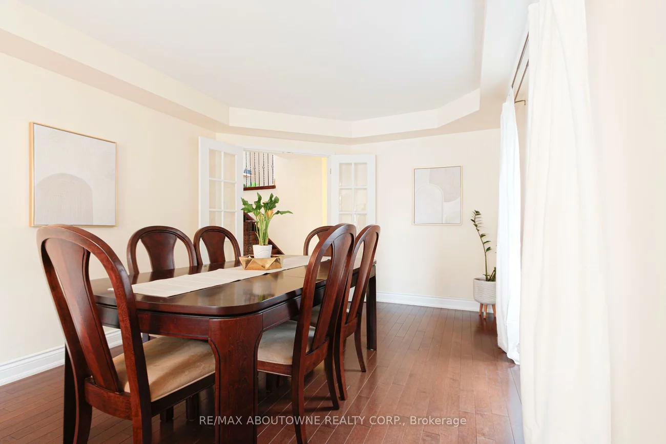 2216, NORFOLK, 1015 - RO River Oaks, Oakville