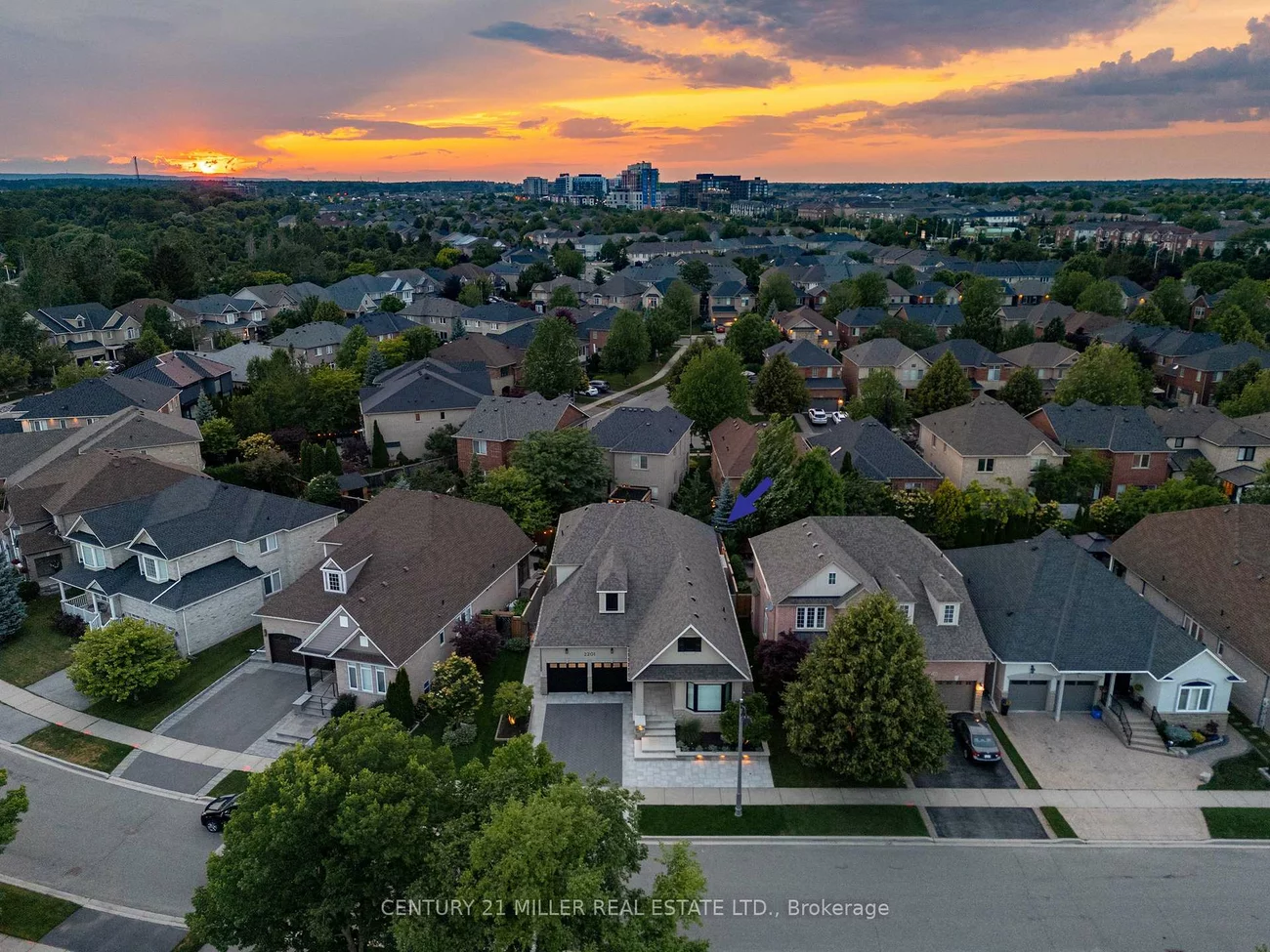 2201, Rochester, 1000 - BC Bronte Creek, Oakville