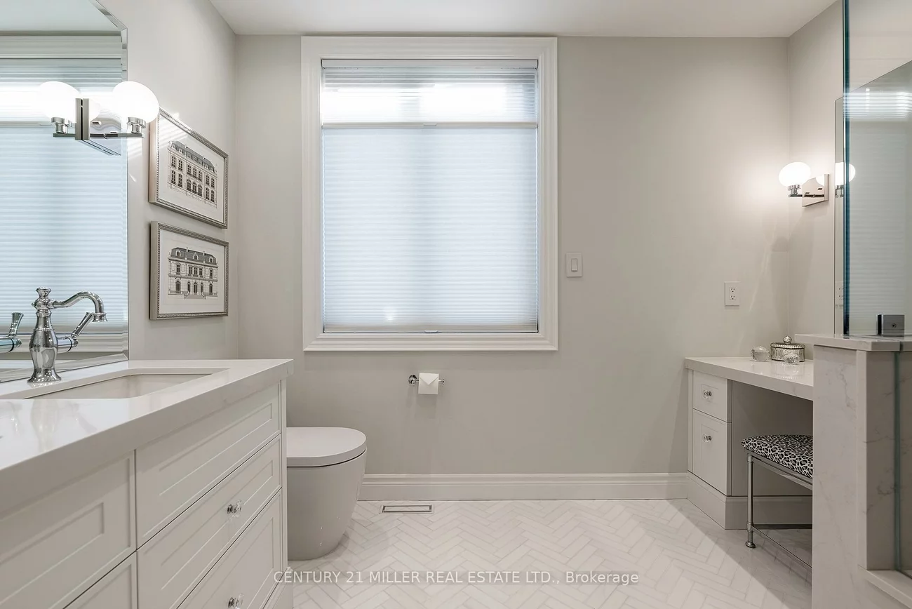 2201, Rochester, 1000 - BC Bronte Creek, Oakville