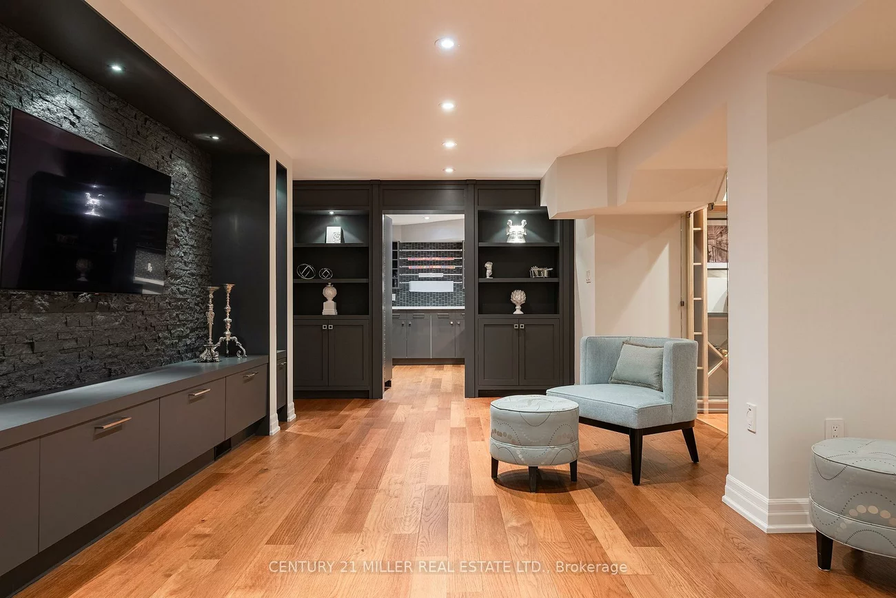 2201, Rochester, 1000 - BC Bronte Creek, Oakville