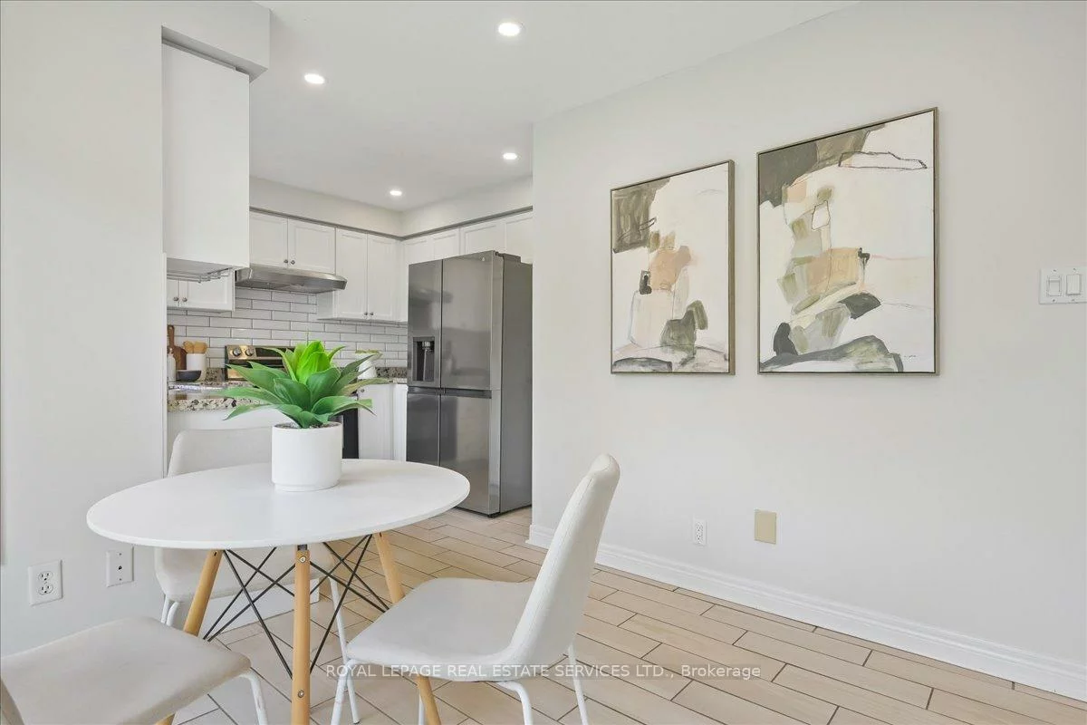 1493, Derby County, 1022 - WT West Oak Trails, Oakville