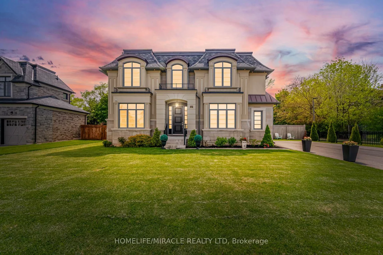 225, Prince George, 1017 - SW Southwest, Oakville