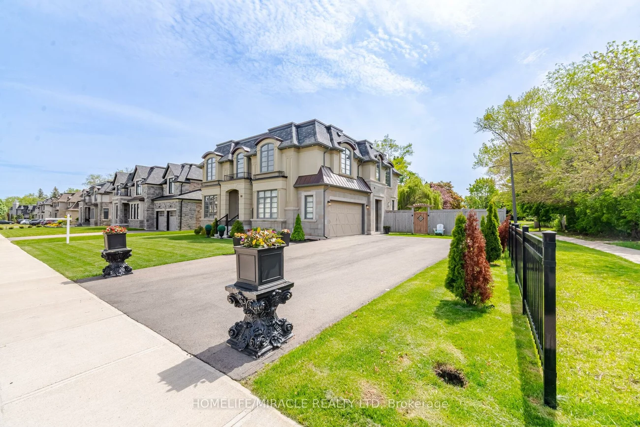 225, Prince George, 1017 - SW Southwest, Oakville