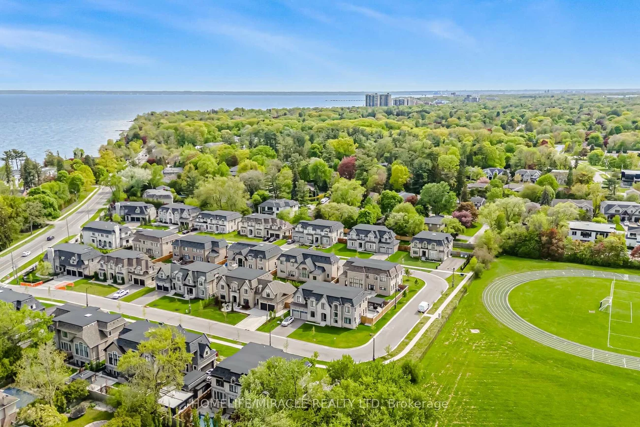 225, Prince George, 1017 - SW Southwest, Oakville