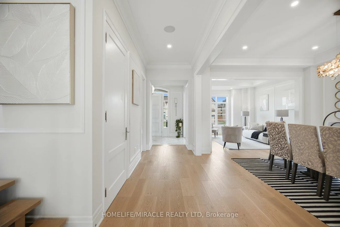 225, Prince George, 1017 - SW Southwest, Oakville
