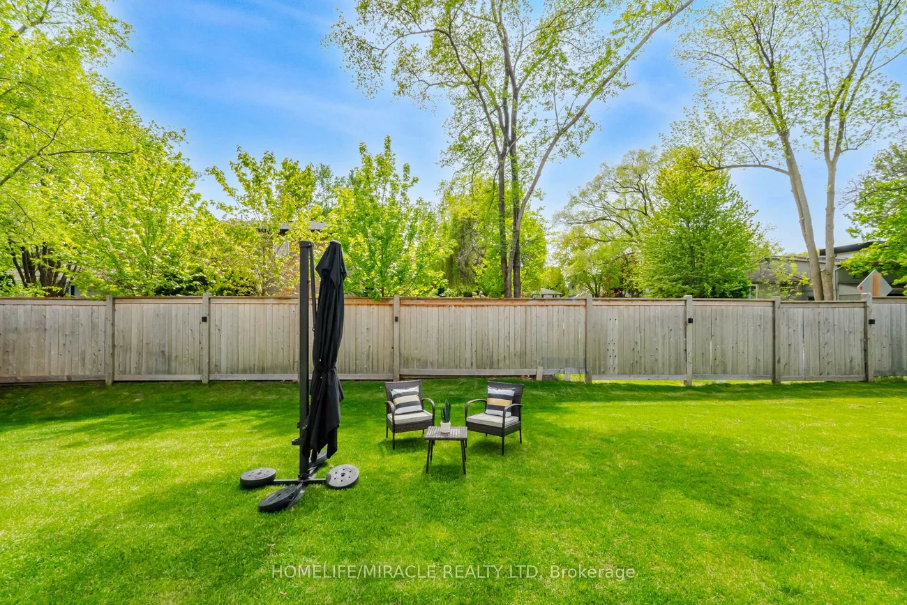 225, Prince George, 1017 - SW Southwest, Oakville