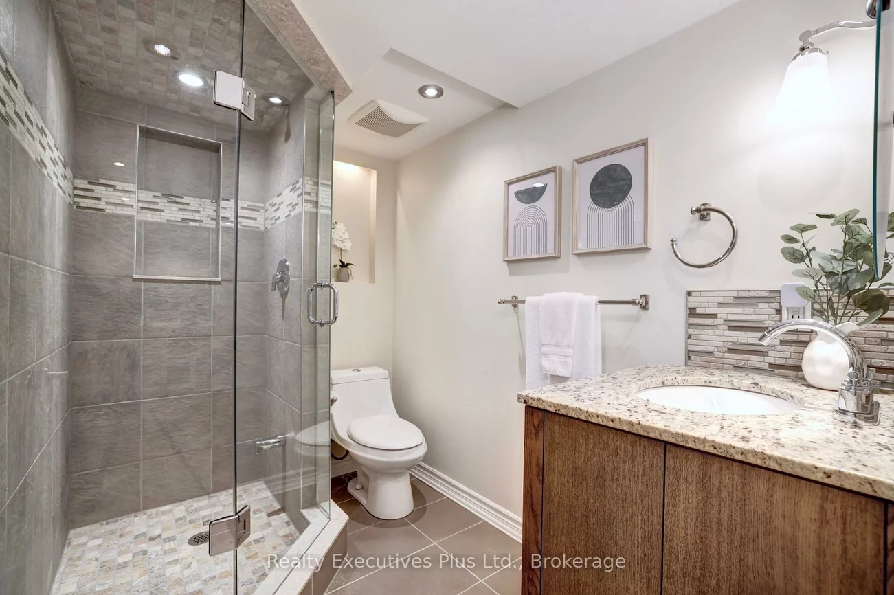 2009, Erika, 1019 - WM Westmount, Oakville
