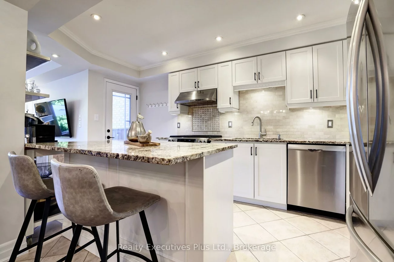 2009, Erika, 1019 - WM Westmount, Oakville