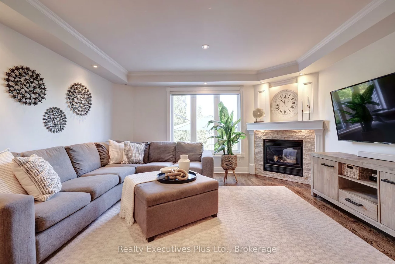 2009, Erika, 1019 - WM Westmount, Oakville