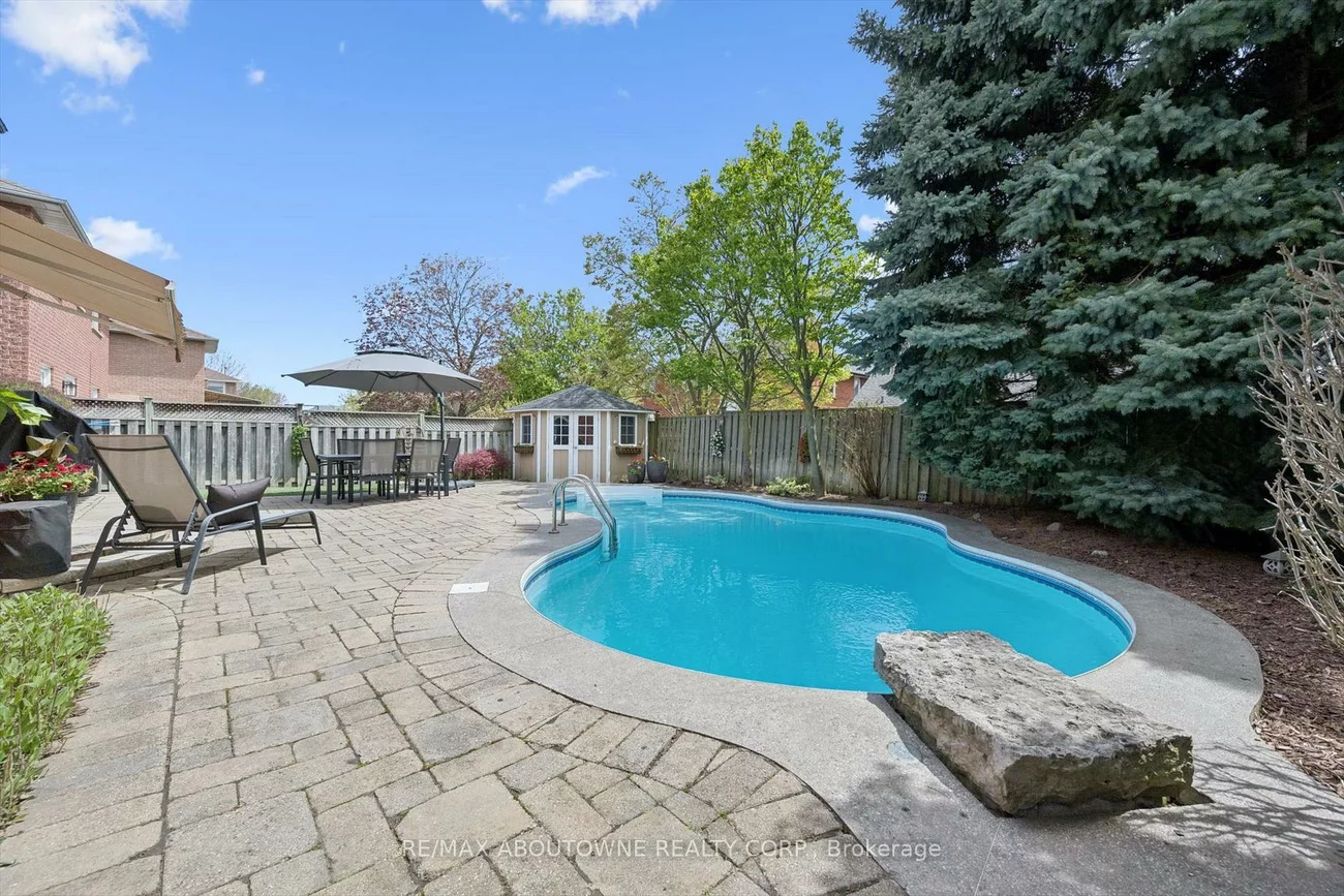 2372, Saugeen, 1015 - RO River Oaks, Oakville