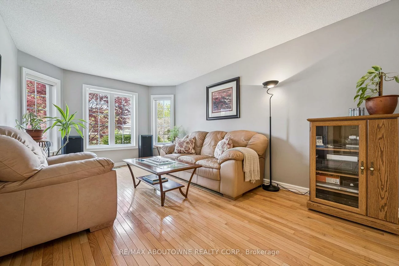 2372, Saugeen, 1015 - RO River Oaks, Oakville