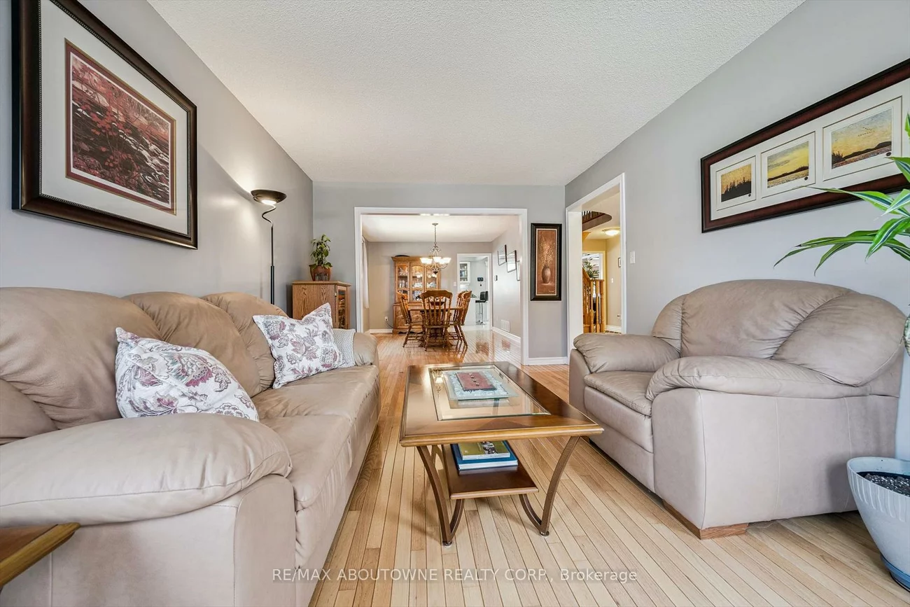 2372, Saugeen, 1015 - RO River Oaks, Oakville