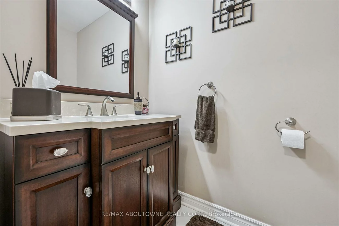 2372, Saugeen, 1015 - RO River Oaks, Oakville