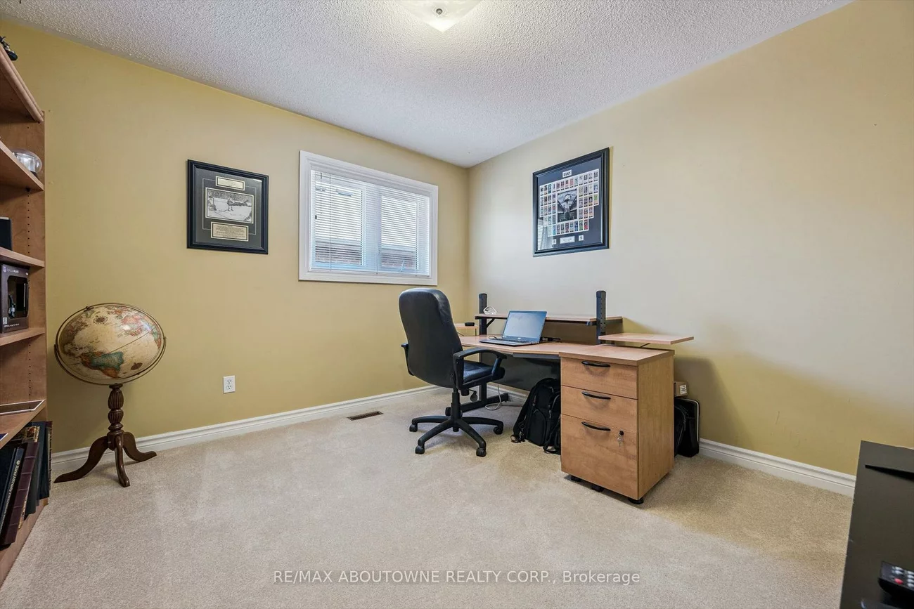 2372, Saugeen, 1015 - RO River Oaks, Oakville
