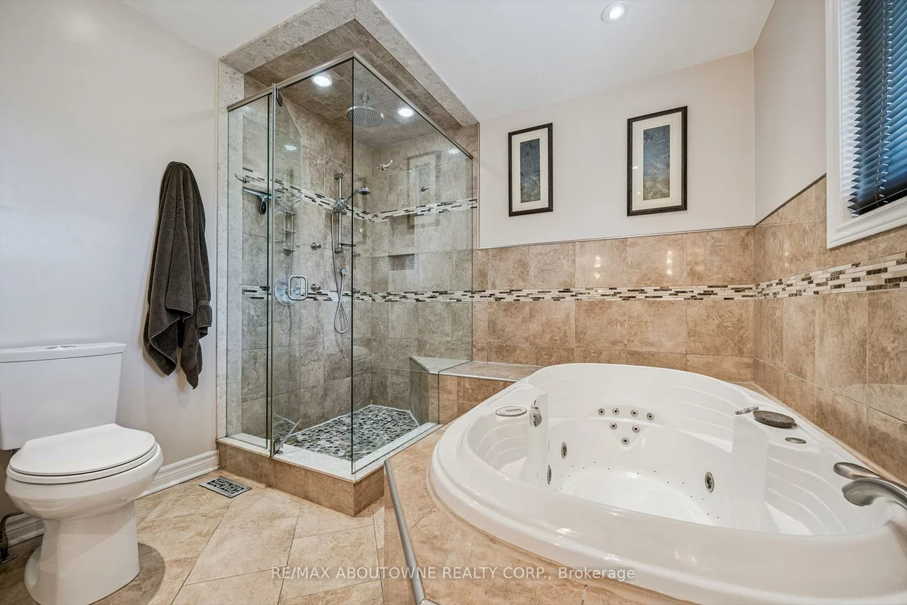 2372, Saugeen, 1015 - RO River Oaks, Oakville