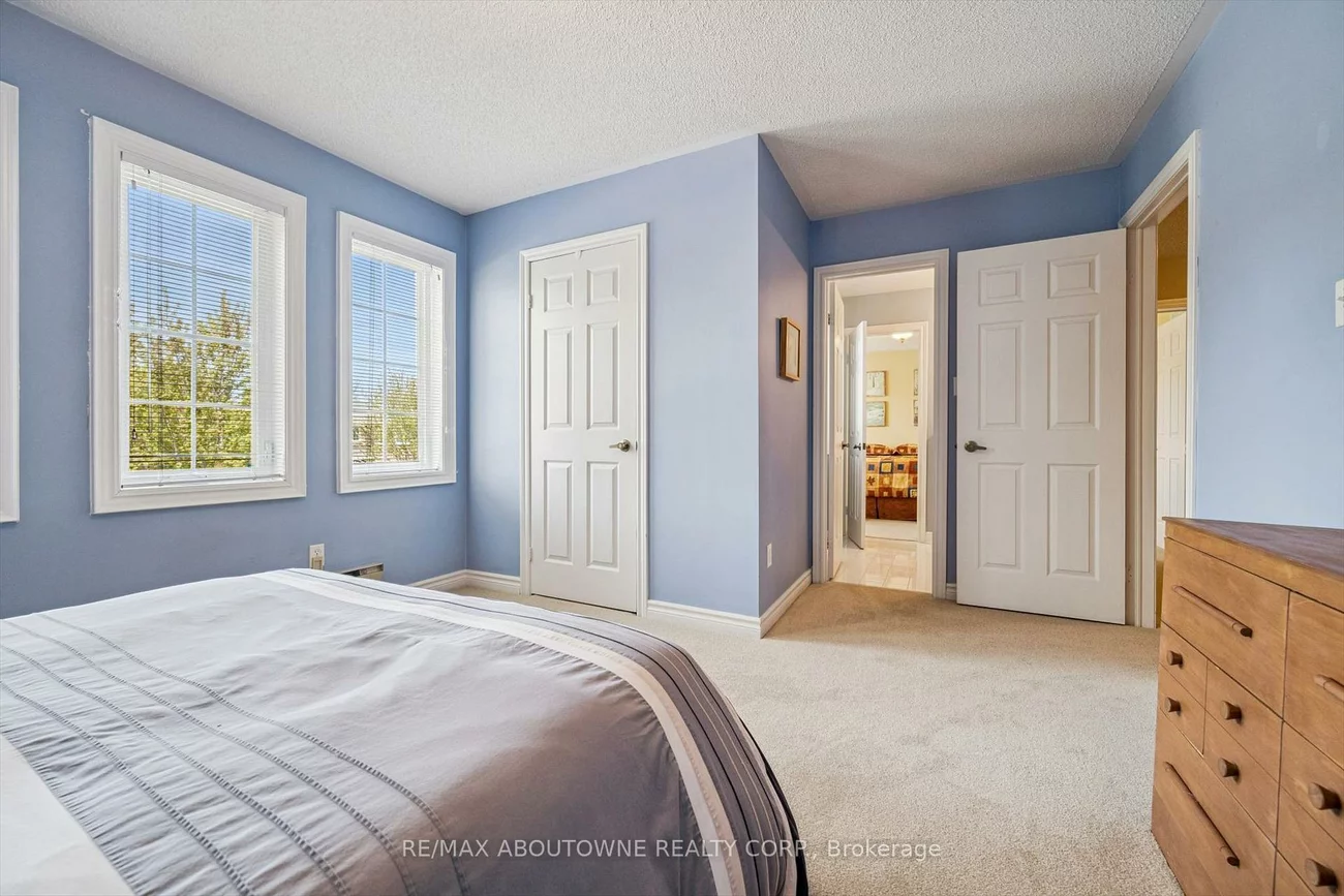 2372, Saugeen, 1015 - RO River Oaks, Oakville