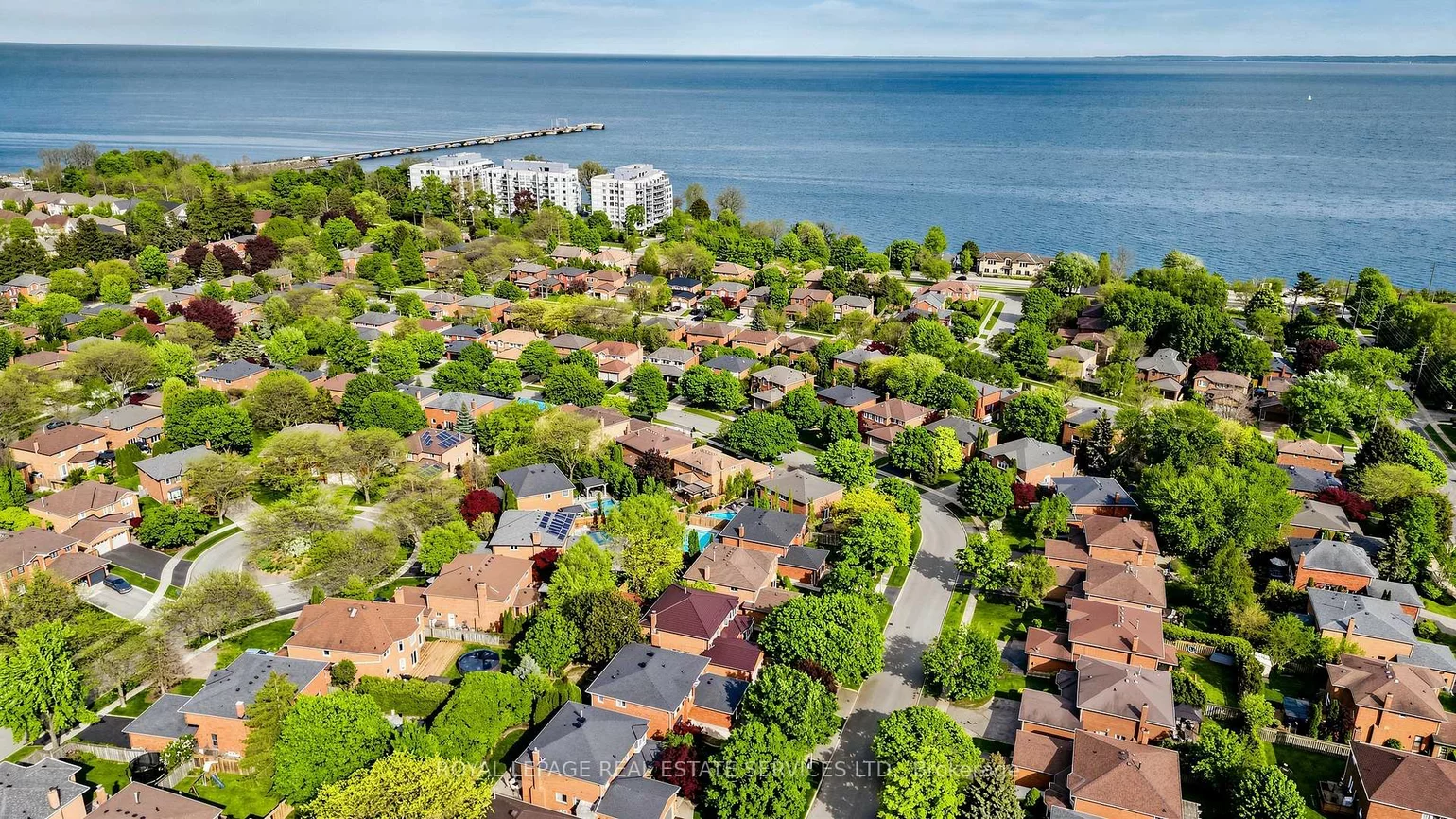 165, Warner, 1001 - BR Bronte, Oakville