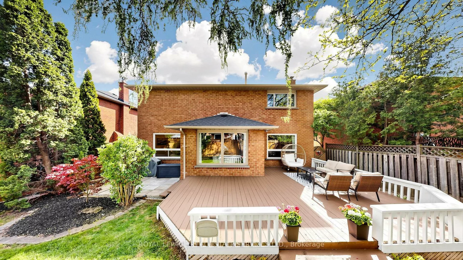 165, Warner, 1001 - BR Bronte, Oakville
