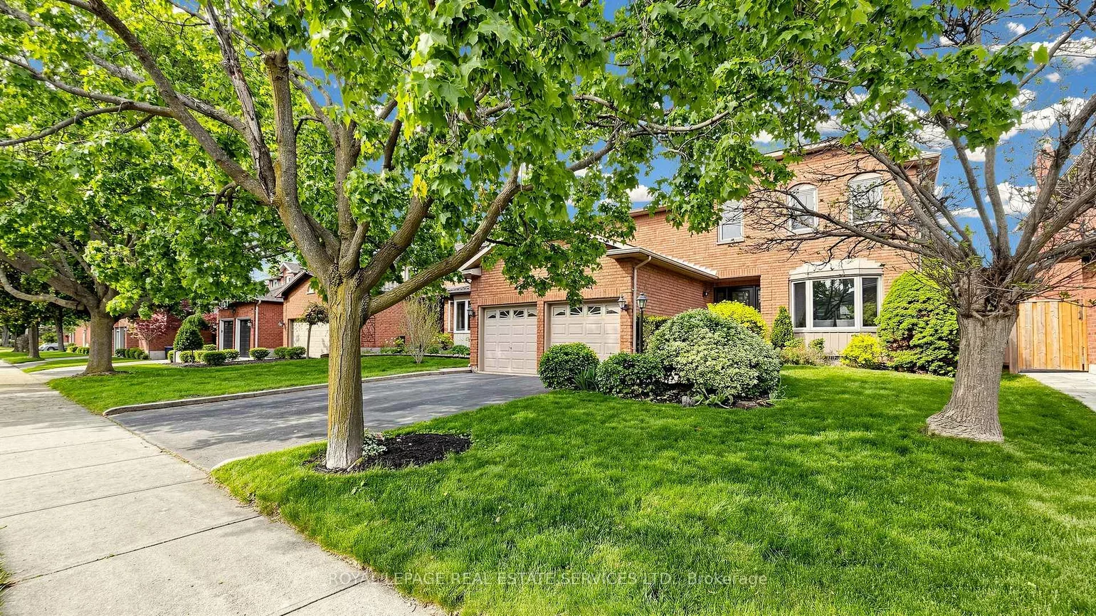 165, Warner, 1001 - BR Bronte, Oakville
