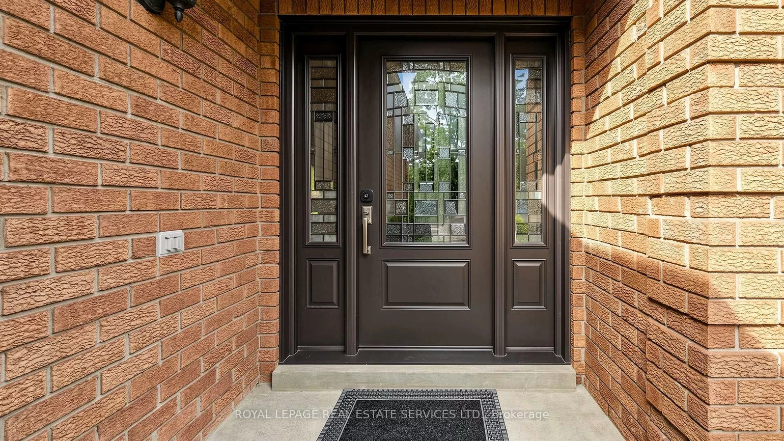 165, Warner, 1001 - BR Bronte, Oakville