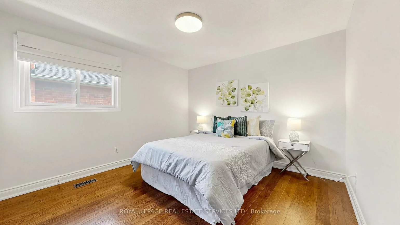 165, Warner, 1001 - BR Bronte, Oakville