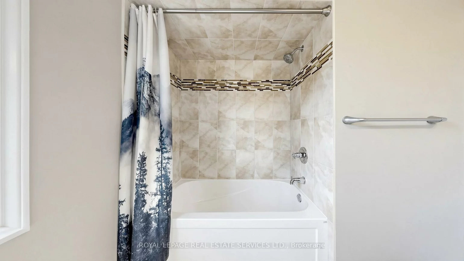 165, Warner, 1001 - BR Bronte, Oakville