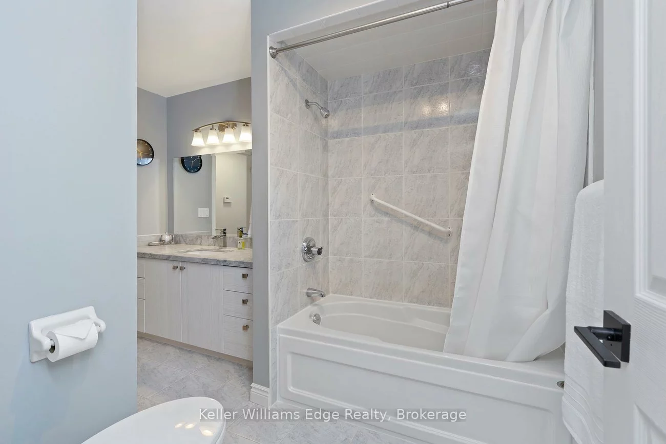 2213, Sunnyvale, 1001 - BR Bronte, Oakville