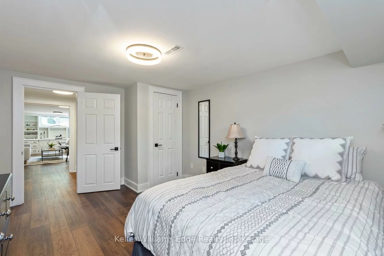 2213, Sunnyvale, 1001 - BR Bronte, Oakville