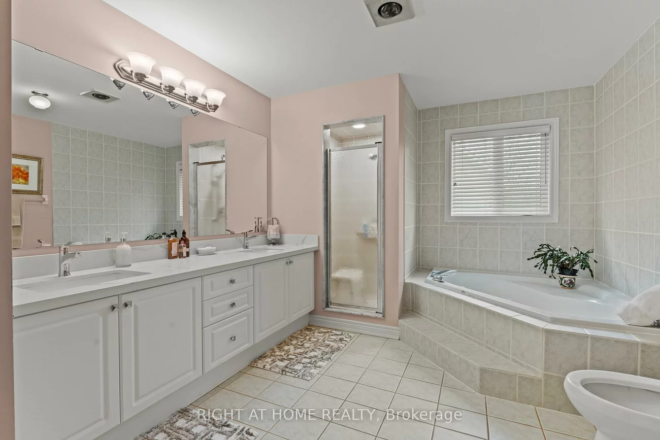 2275, Whitecliffe, 1019 - WM Westmount, Oakville