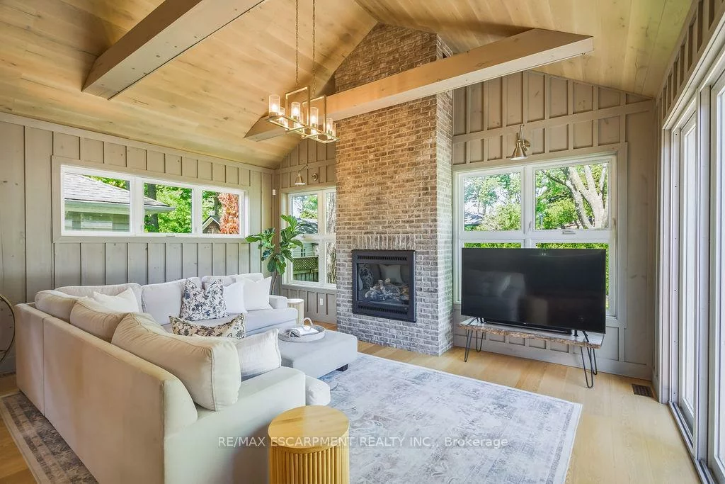 119, Westside, 1002 - CO Central, Oakville