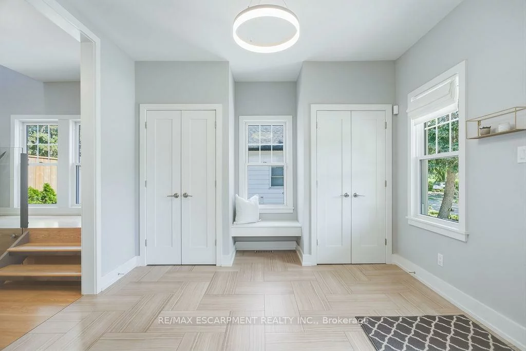119, Westside, 1002 - CO Central, Oakville