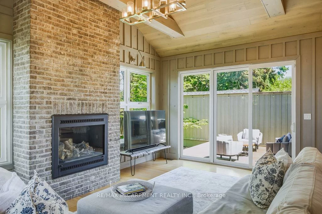 119, Westside, 1002 - CO Central, Oakville