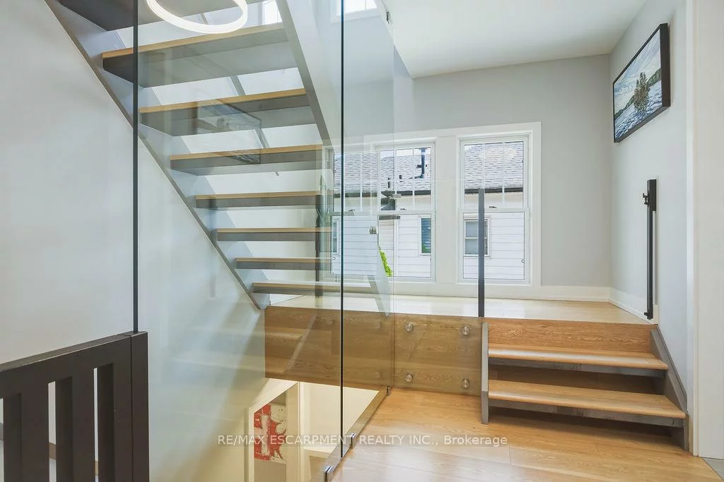 119, Westside, 1002 - CO Central, Oakville