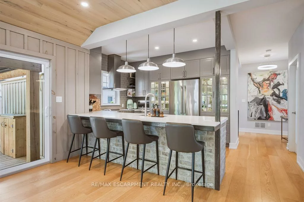 119, Westside, 1002 - CO Central, Oakville