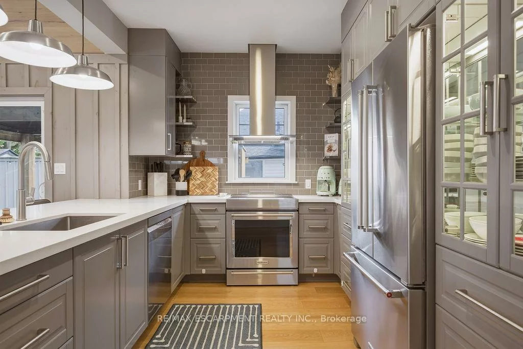119, Westside, 1002 - CO Central, Oakville