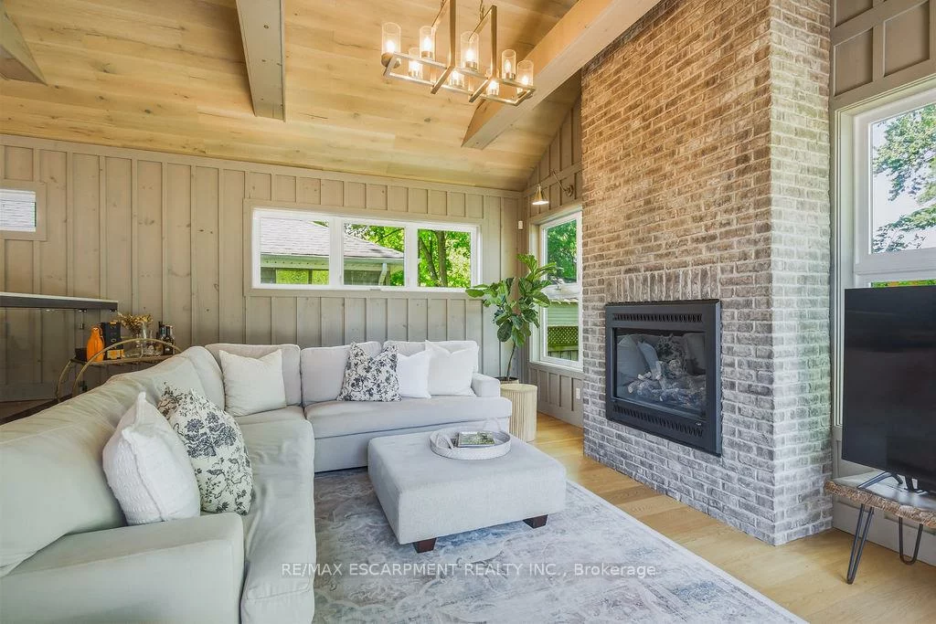 119, Westside, 1002 - CO Central, Oakville