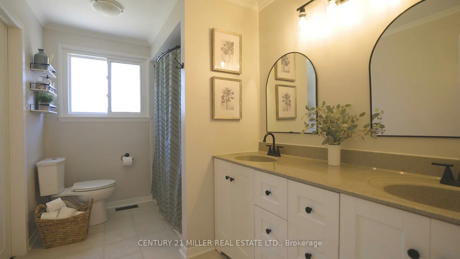 1259, Richards, 1003 - CP College Park, Oakville
