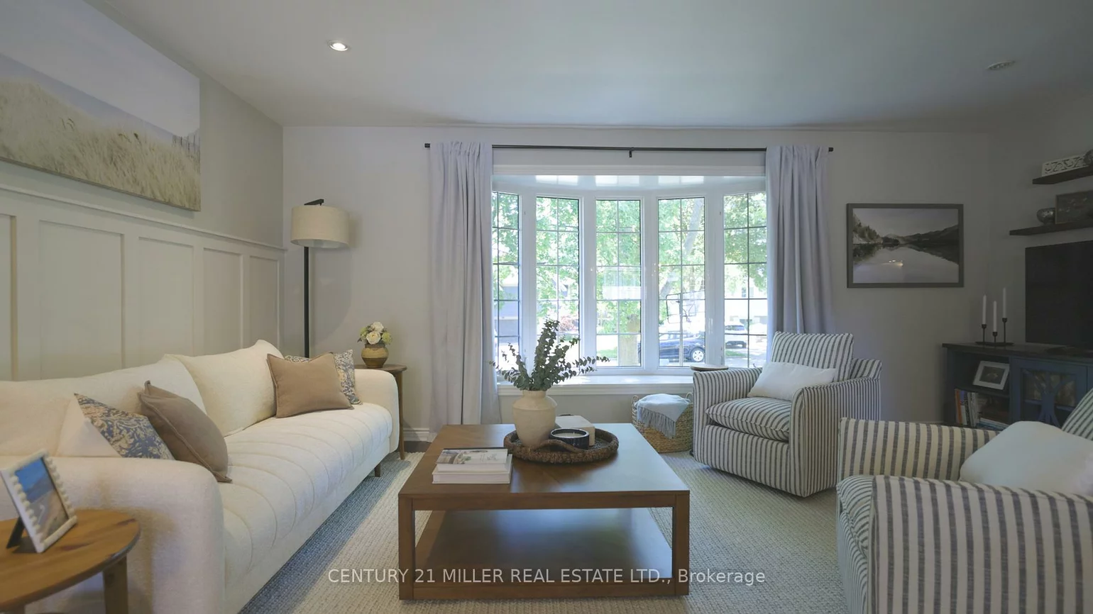 1259, Richards, 1003 - CP College Park, Oakville