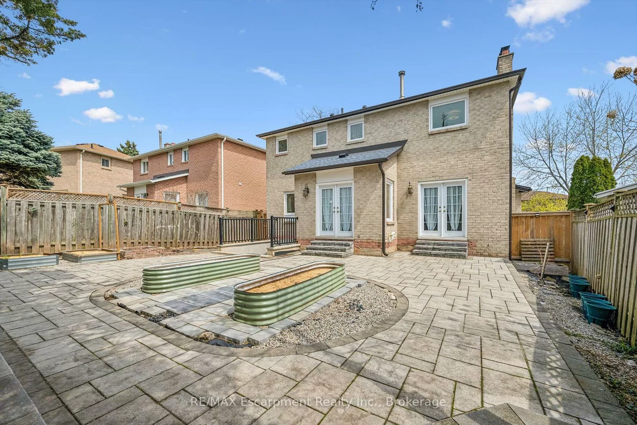 227, Martindale, 1003 - CP College Park, Oakville