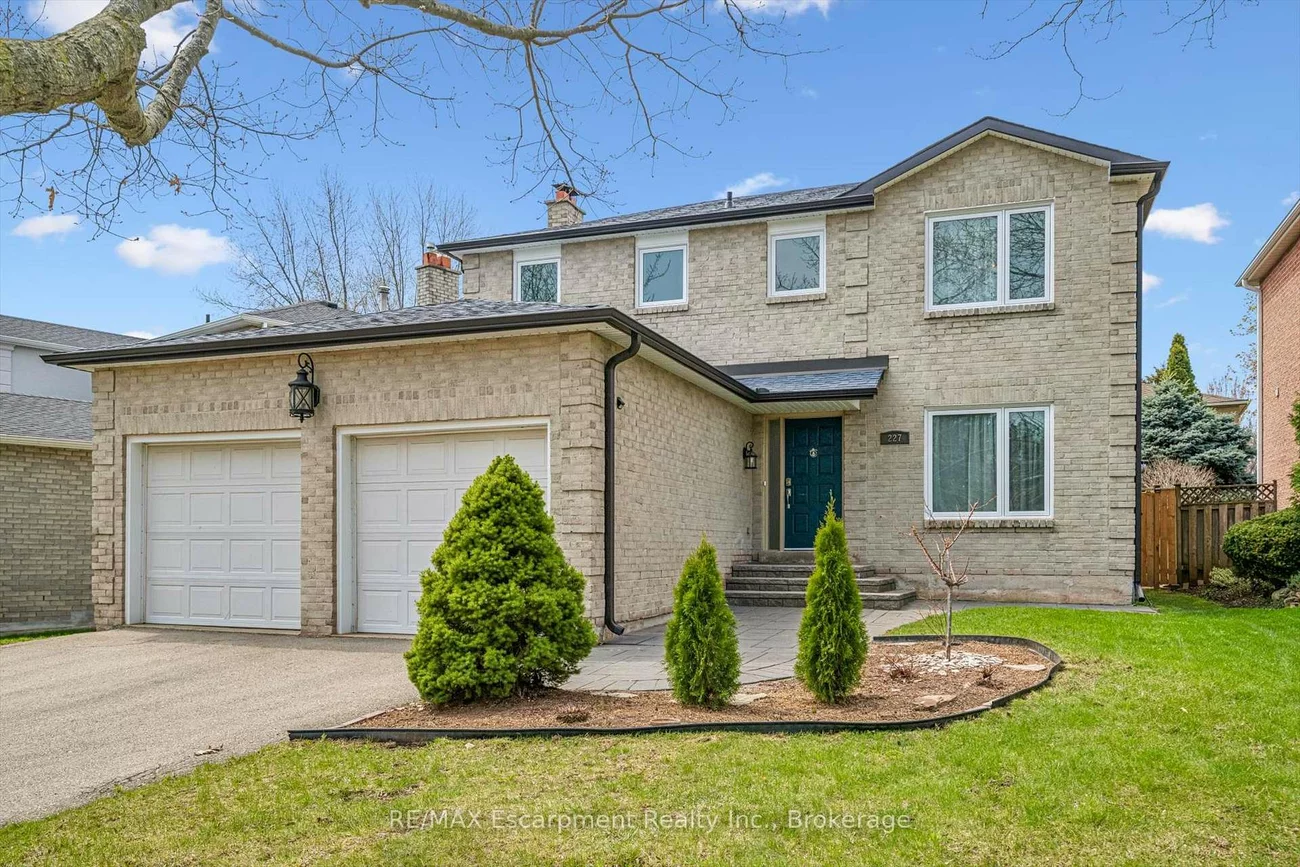 227, Martindale, 1003 - CP College Park, Oakville