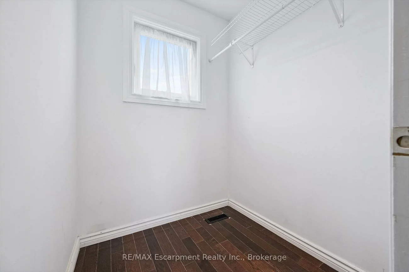 227, Martindale, 1003 - CP College Park, Oakville