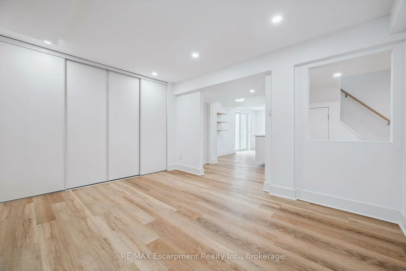 227, Martindale, 1003 - CP College Park, Oakville