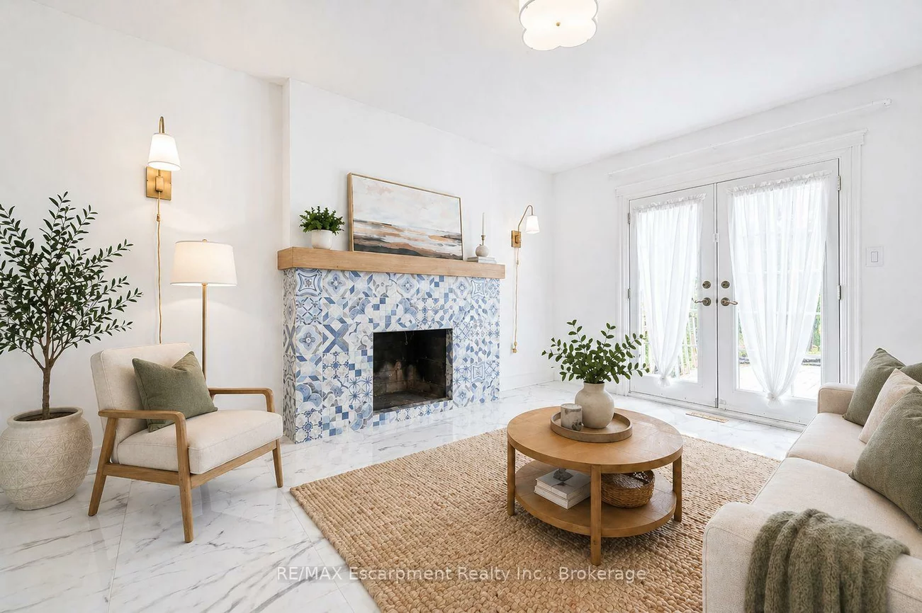 227, Martindale, 1003 - CP College Park, Oakville