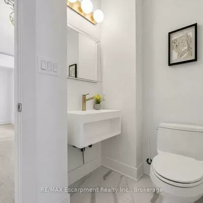 227, Martindale, 1003 - CP College Park, Oakville