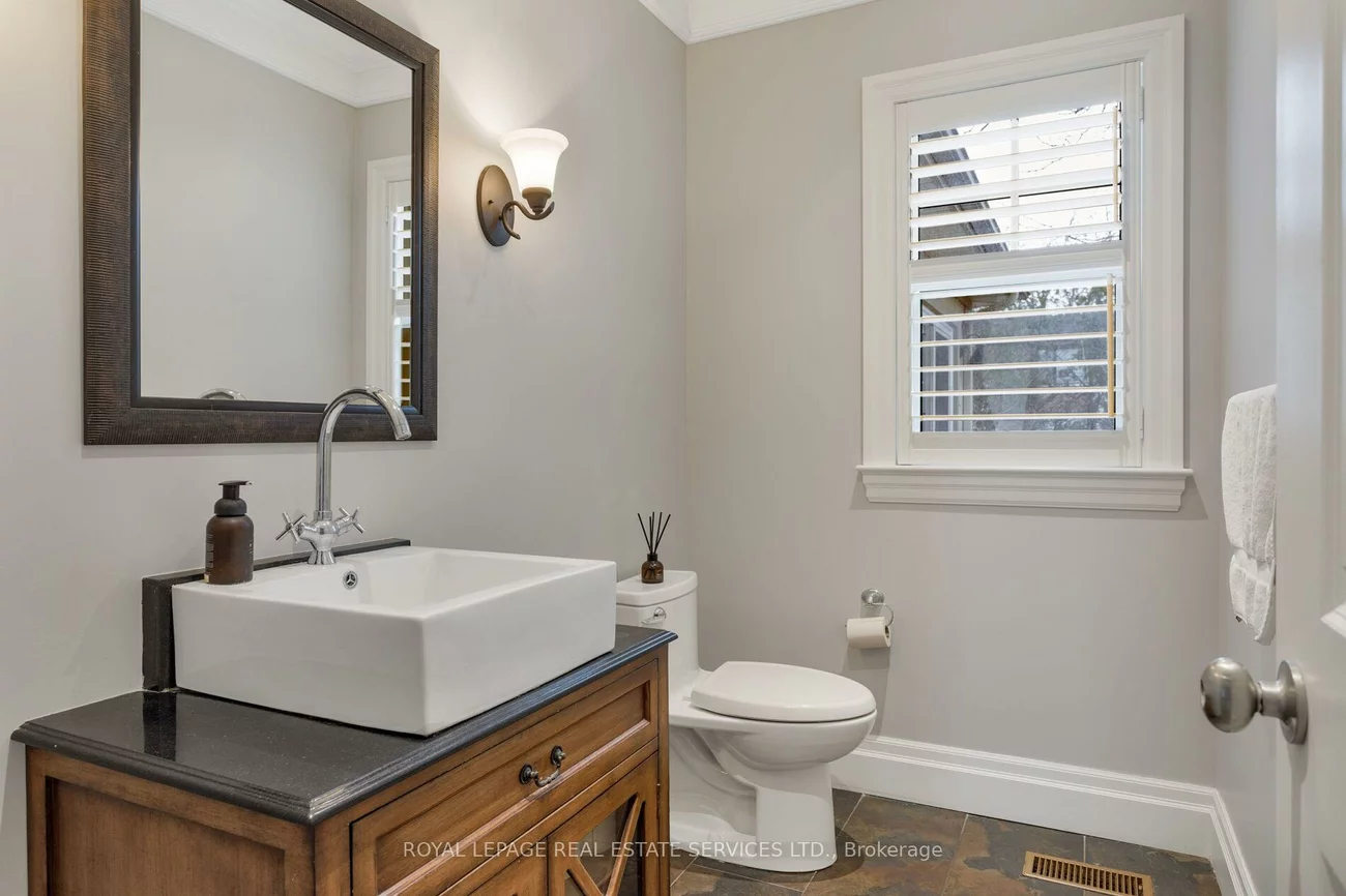 1387, Willowdown, 1017 - SW Southwest, Oakville