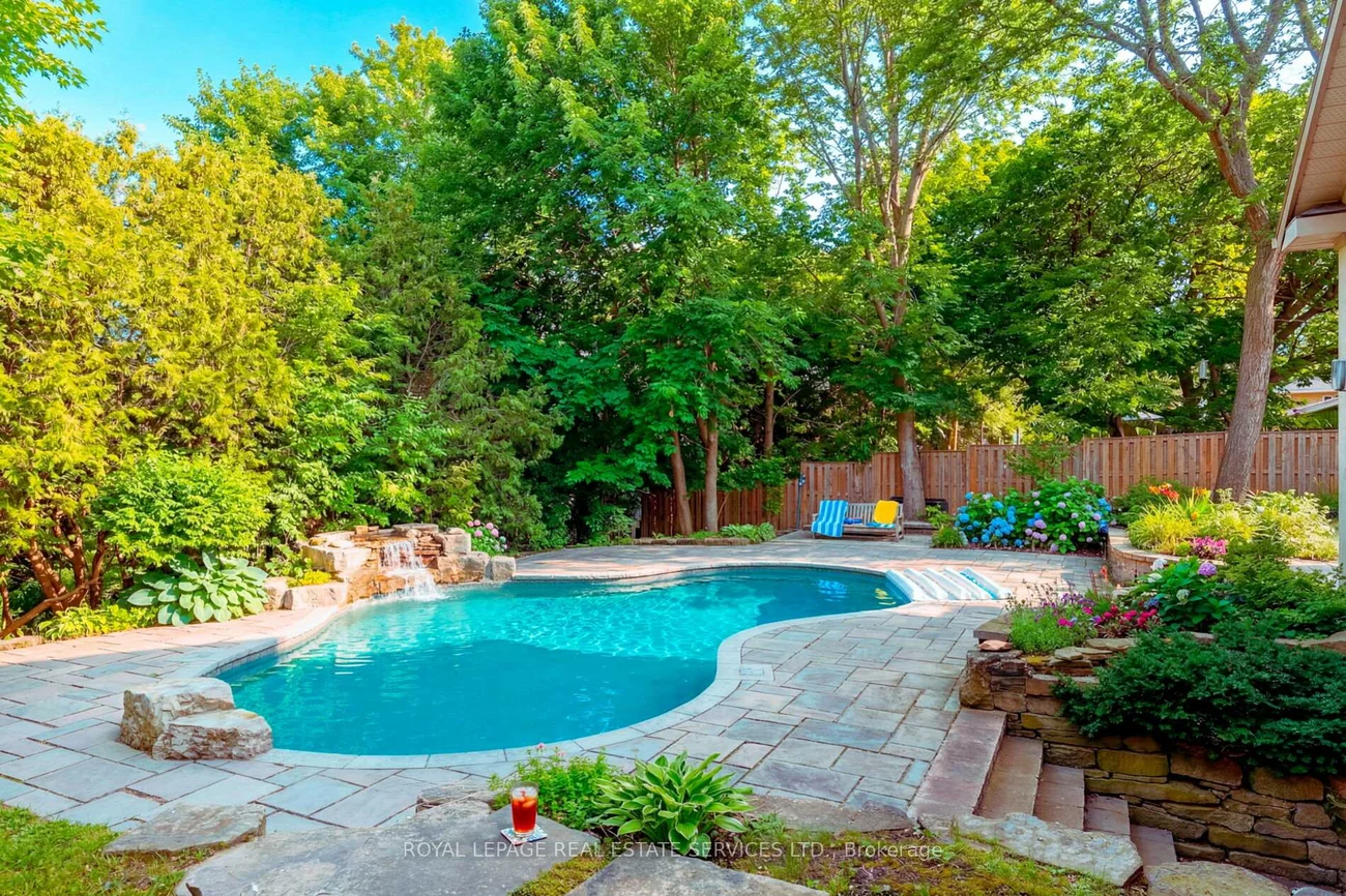 1387, Willowdown, 1017 - SW Southwest, Oakville